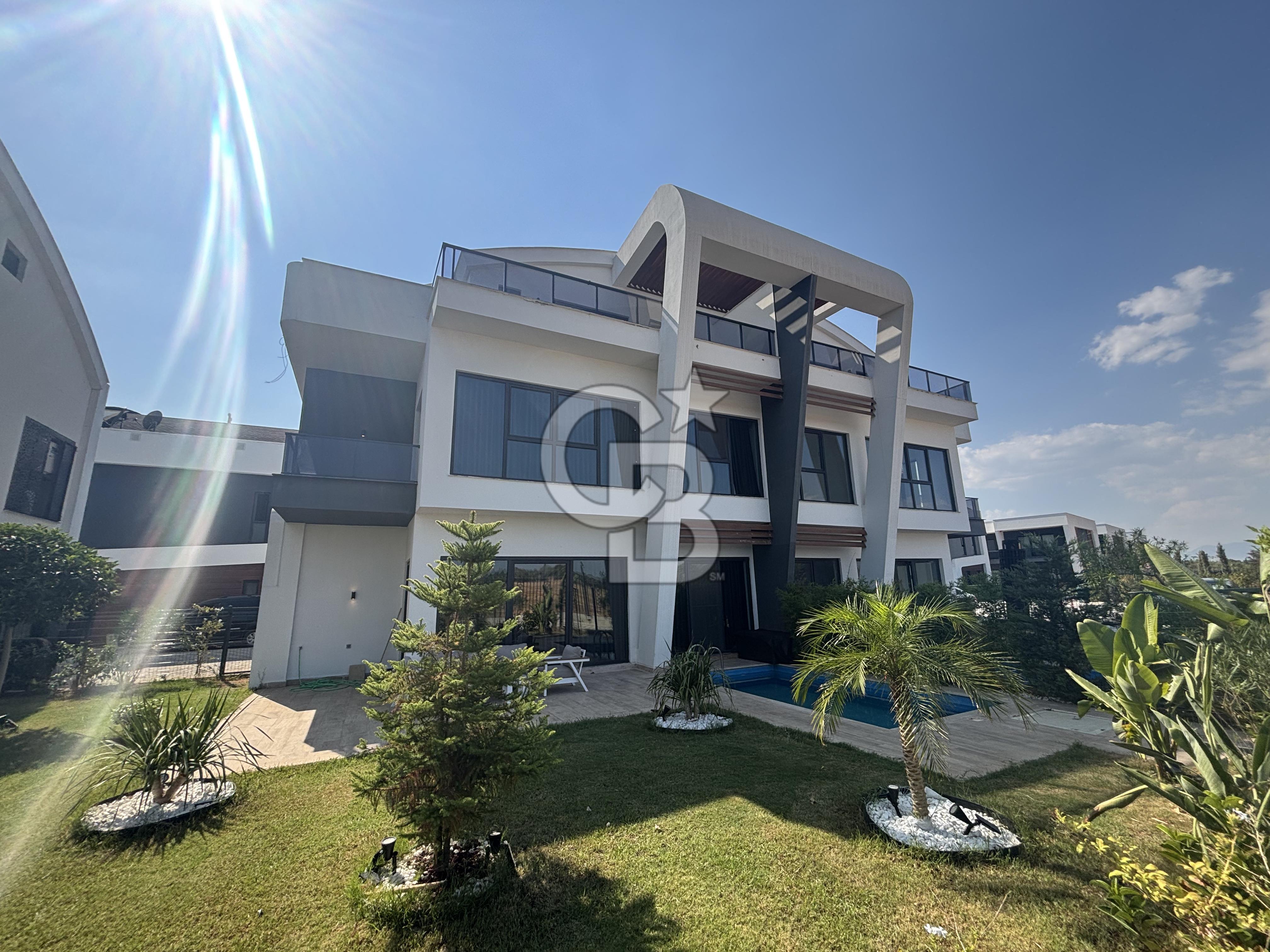 Antalya Odabaşı'nda Site İçerisinde Eşyalı Satılık Villa