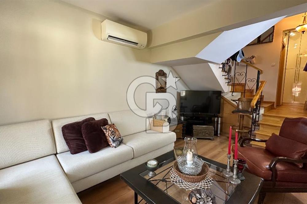 Cunda'da Denize Sıfır Özel Plajlı Lüks Villa