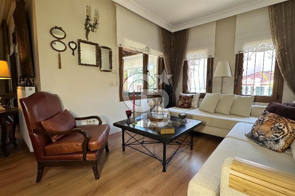 Cunda'da Denize Sıfır Özel Plajlı Lüks Villa