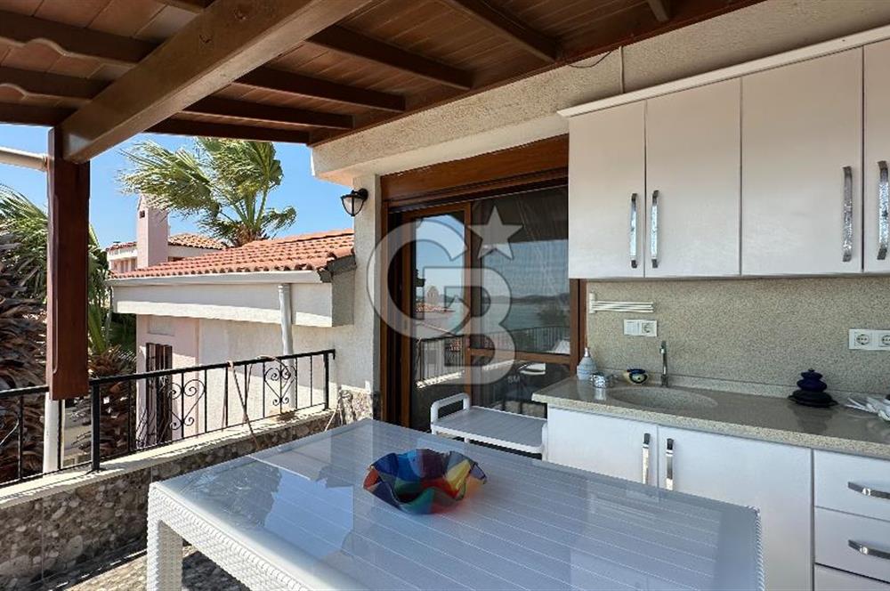 Cunda'da Denize Sıfır Özel Plajlı Lüks Villa