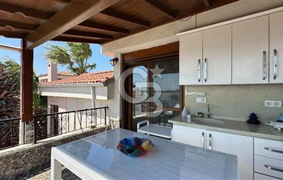 Cunda'da Denize Sıfır Özel Plajlı Lüks Villa