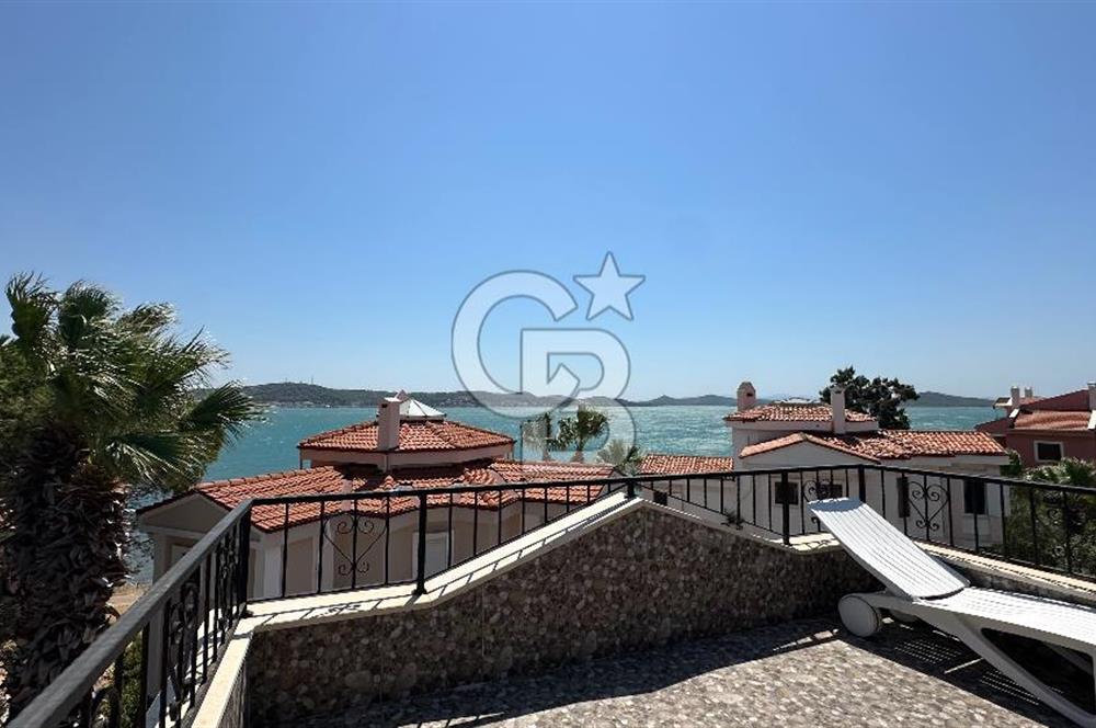 Cunda'da Denize Sıfır Özel Plajlı Lüks Villa