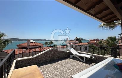 Cunda'da Denize Sıfır Özel Plajlı Lüks Villa