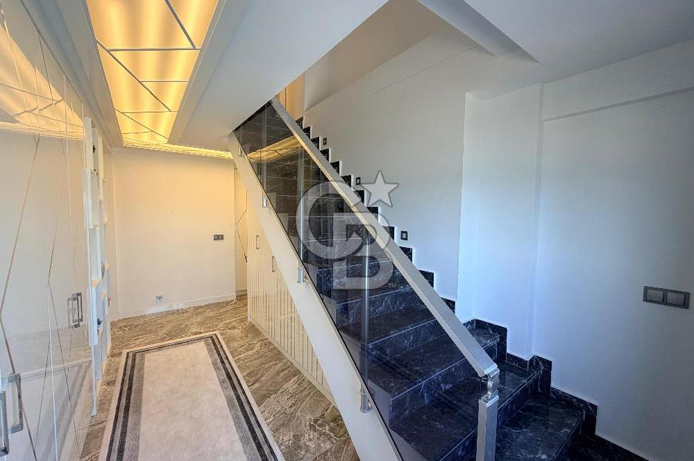 Ayvalık Sarımsaklı Panoramik Manzaralı Dubleks Daire