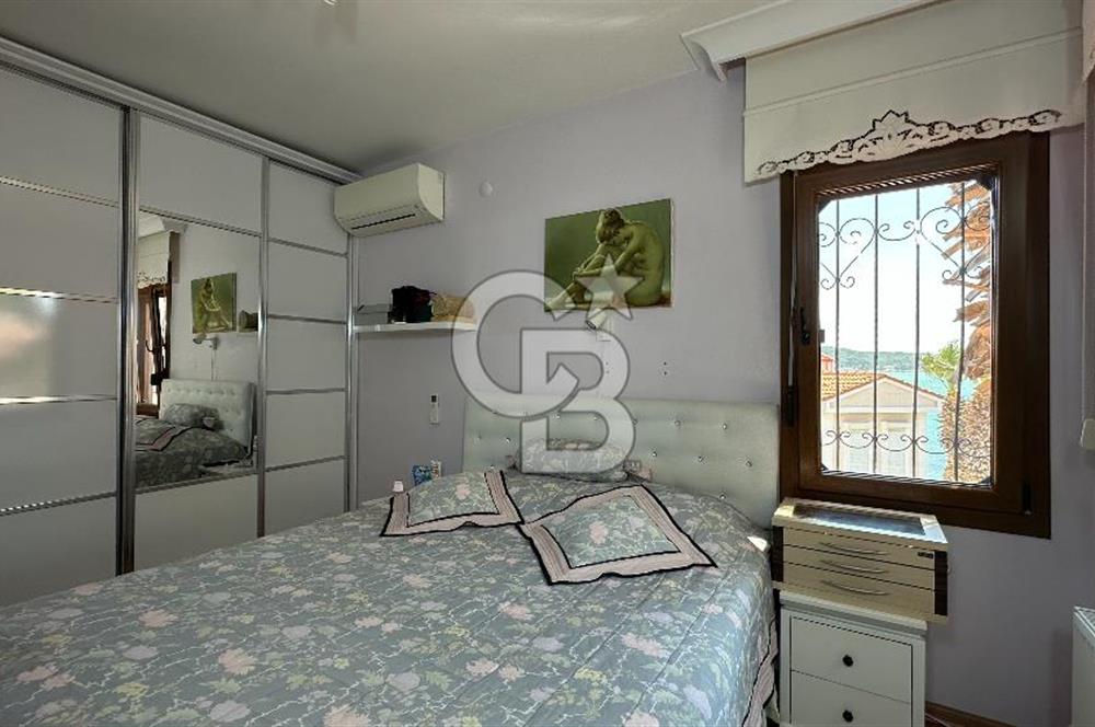 Cunda'da Denize Sıfır Özel Plajlı Lüks Villa