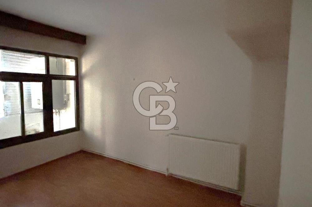 Karşıyaka Bahçelievler'de Pazar Yerine Yakın Kiralık 3+1 Daire