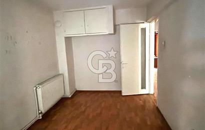 Karşıyaka Bahçelievler'de Pazar Yerine Yakın Kiralık 3+1 Daire