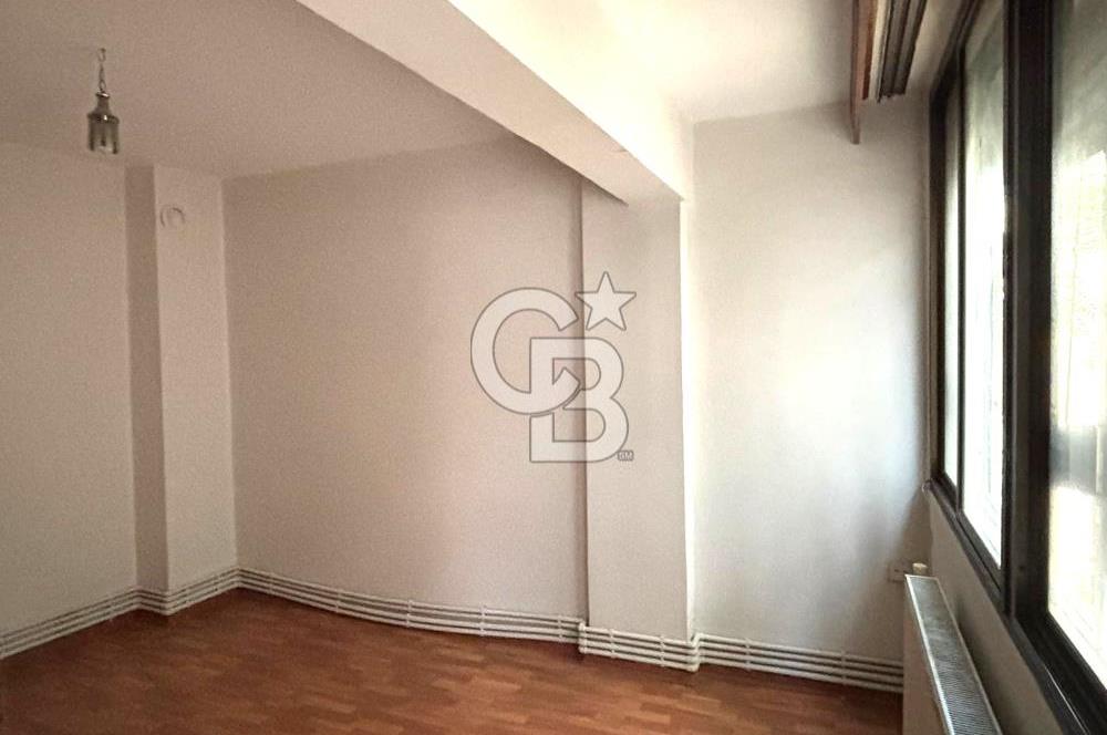 Karşıyaka Bahçelievler'de Pazar Yerine Yakın Kiralık 3+1 Daire