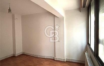 Karşıyaka Bahçelievler'de Pazar Yerine Yakın Kiralık 3+1 Daire