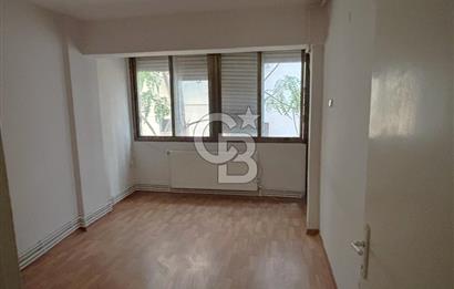 Karşıyaka Bahçelievler'de Pazar Yerine Yakın Kiralık 3+1 Daire