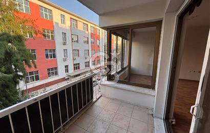 Karşıyaka Bahçelievler'de Pazar Yerine Yakın Kiralık 3+1 Daire