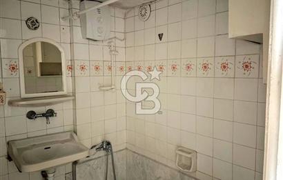 Karşıyaka Bahçelievler'de Pazar Yerine Yakın Kiralık 3+1 Daire