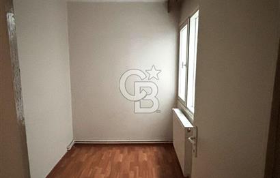 Karşıyaka Bahçelievler'de Pazar Yerine Yakın Kiralık 3+1 Daire