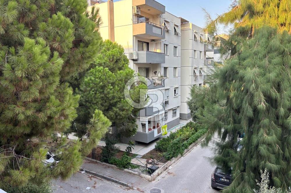 Karşıyaka Bahçelievler'de Pazar Yerine Yakın Kiralık 3+1 Daire