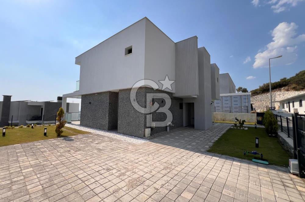 MUSELAND-KUŞADASI BAYRAKLIDEDE DE LÜKS 5+2 HAVUZLU VİLLA