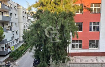 Karşıyaka Bahçelievler'de Pazar Yerine Yakın Kiralık 3+1 Daire
