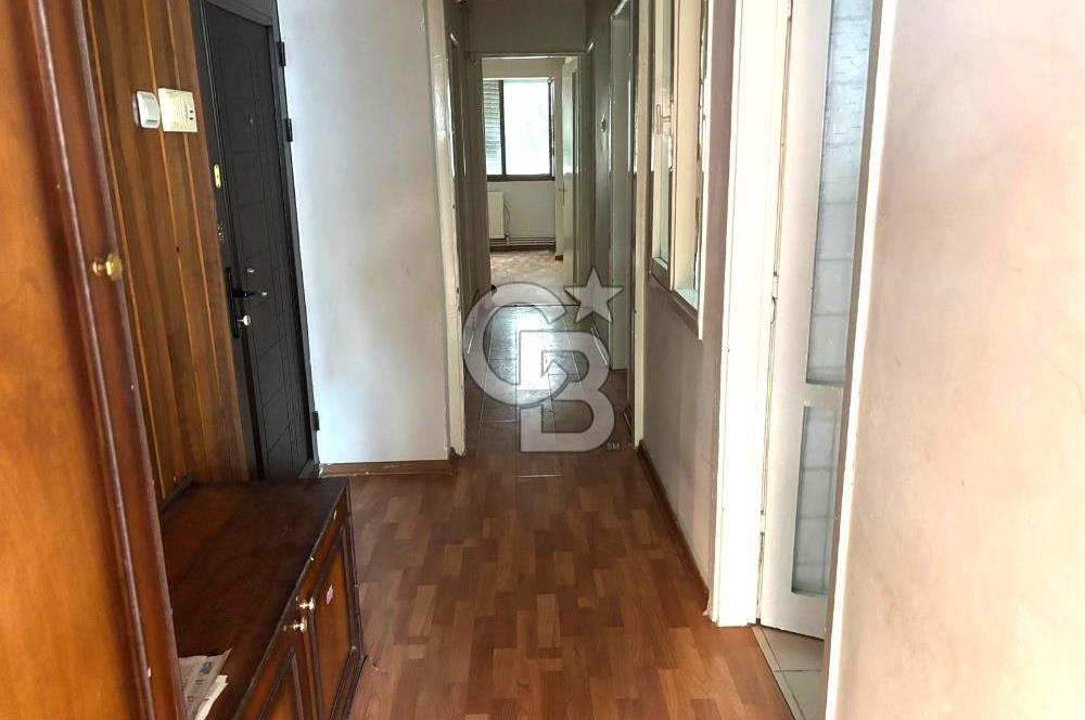 Karşıyaka Bahçelievler'de Pazar Yerine Yakın Kiralık 3+1 Daire