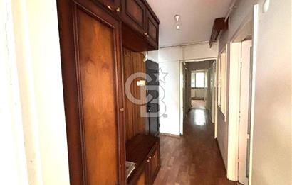 Karşıyaka Bahçelievler'de Pazar Yerine Yakın Kiralık 3+1 Daire