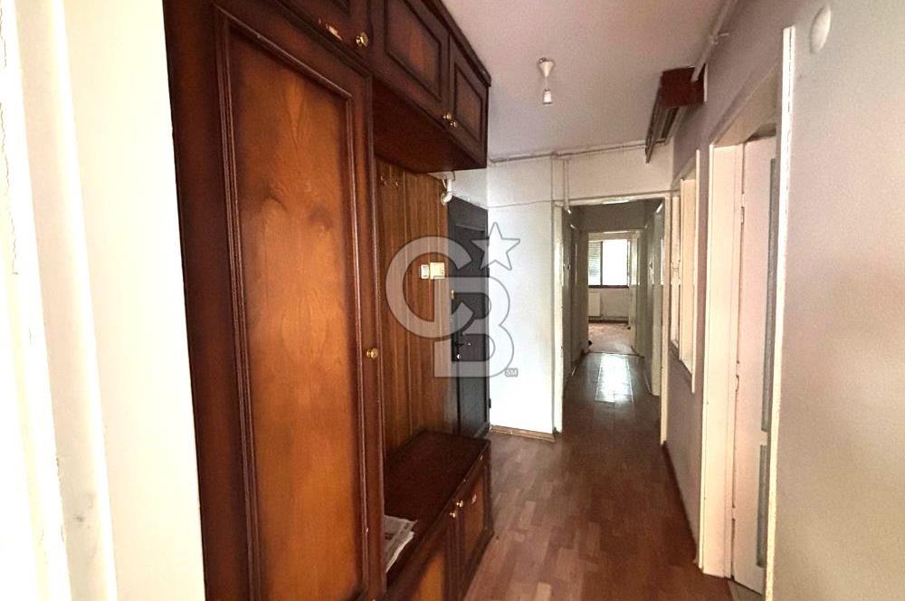 Karşıyaka Bahçelievler'de Pazar Yerine Yakın Kiralık 3+1 Daire