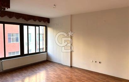 Karşıyaka Bahçelievler'de Pazar Yerine Yakın Kiralık 3+1 Daire