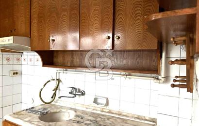 Karşıyaka Bahçelievler'de Pazar Yerine Yakın Kiralık 3+1 Daire
