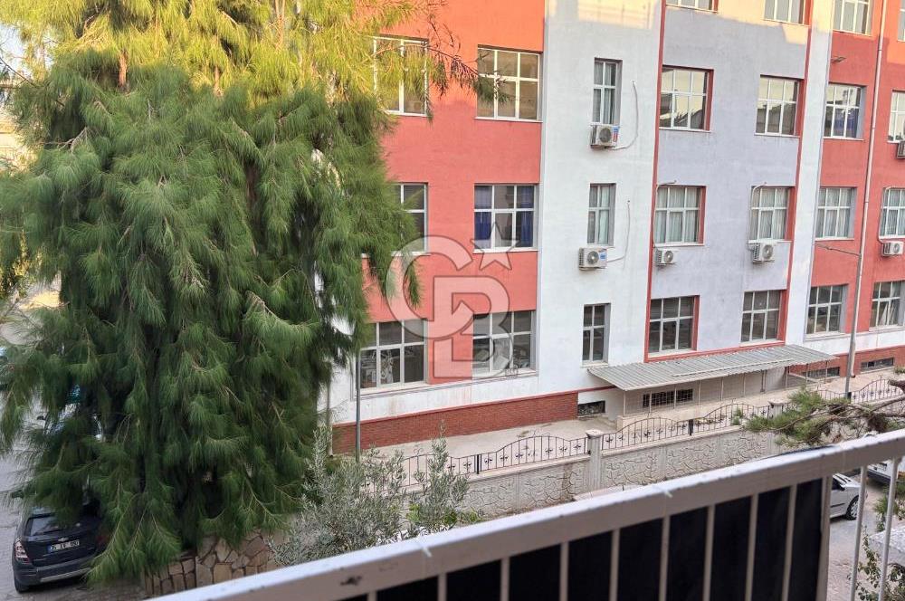 Karşıyaka Bahçelievler'de Pazar Yerine Yakın Kiralık 3+1 Daire