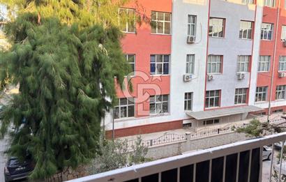 Karşıyaka Bahçelievler'de Pazar Yerine Yakın Kiralık 3+1 Daire