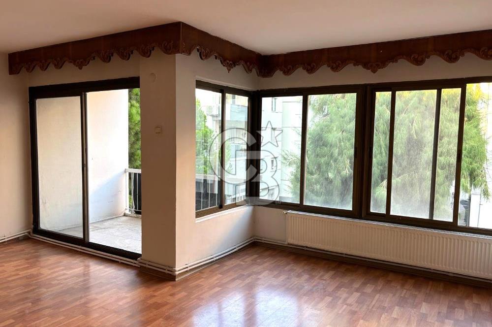 Karşıyaka Bahçelievler'de Pazar Yerine Yakın Kiralık 3+1 Daire