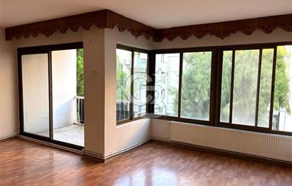 Karşıyaka Bahçelievler'de Pazar Yerine Yakın Kiralık 3+1 Daire