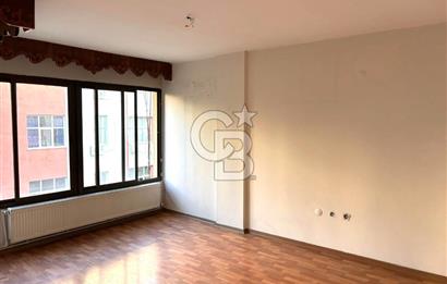 Karşıyaka Bahçelievler'de Pazar Yerine Yakın Kiralık 3+1 Daire