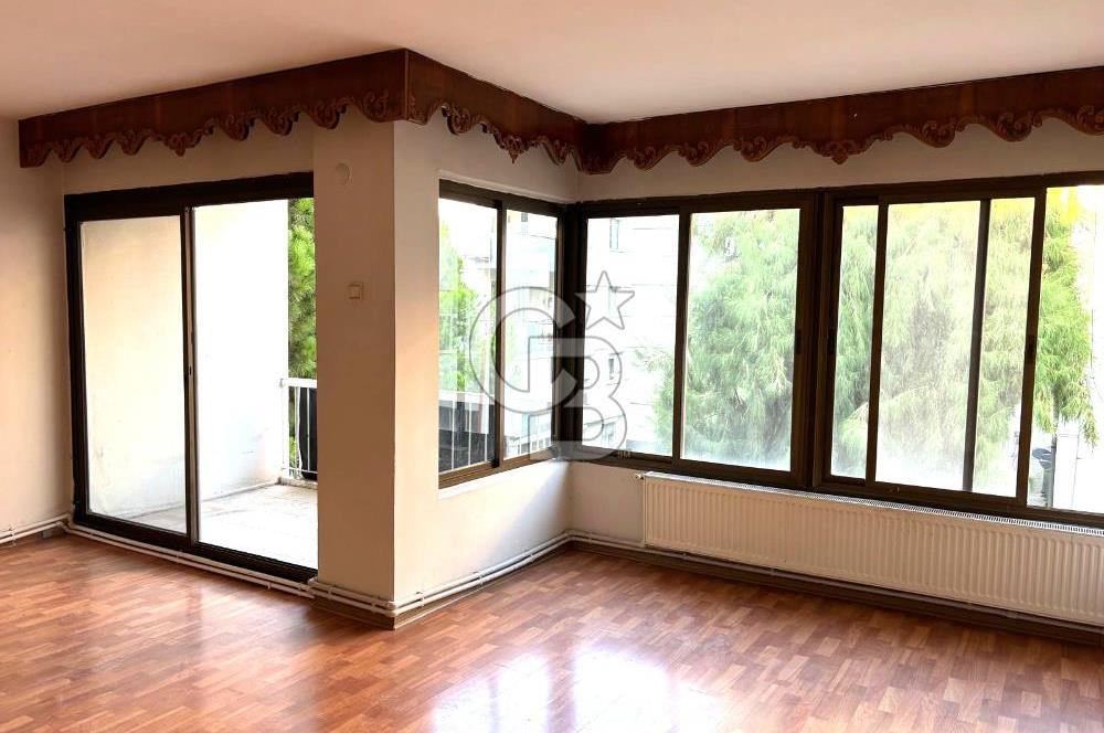 Karşıyaka Bahçelievler'de Pazar Yerine Yakın Kiralık 3+1 Daire