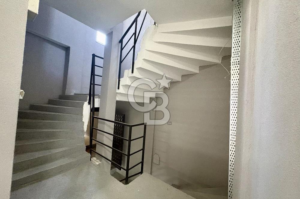 Ataşehir Ferhatpaşada 1.715 m² Müstakil Komple Bina Depo+Ofis