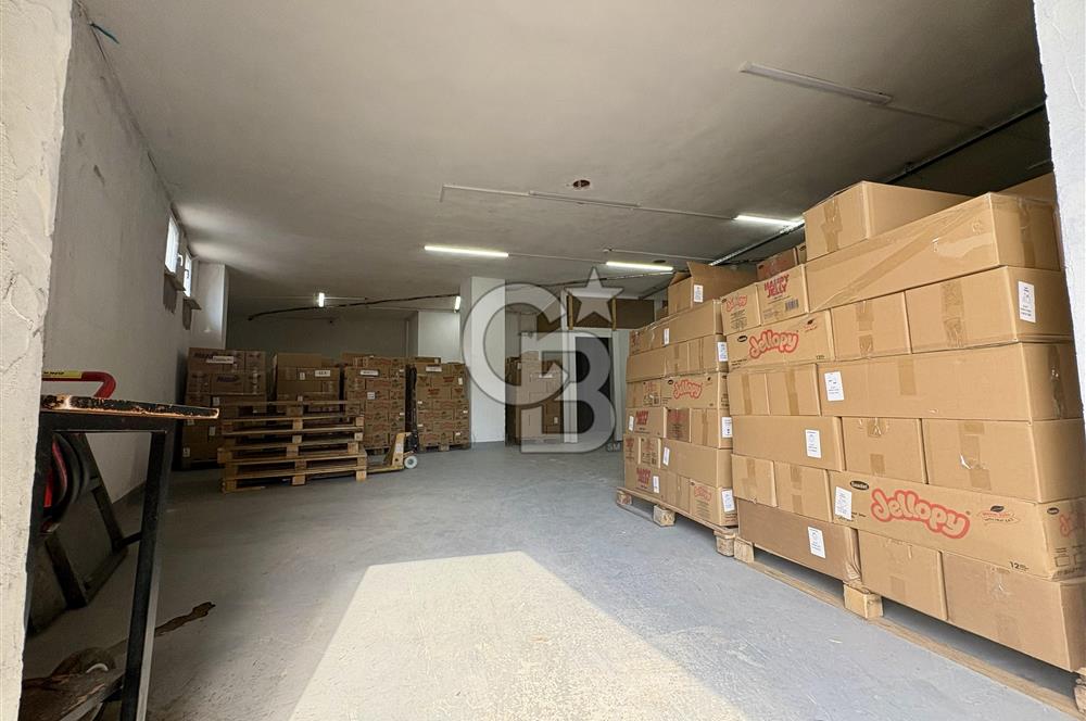 Ataşehir Ferhatpaşada 1.715 m² Müstakil Komple Bina Depo+Ofis