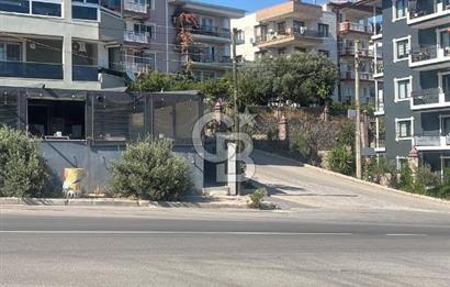 Bornova'da deniz ve şehir manzaralı merkezi konumda 3+1 satılık daire