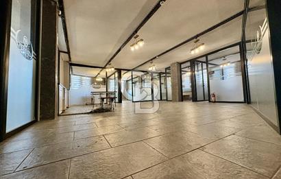Ataşehir Ferhatpaşada 1.715 m² Müstakil Komple Bina Depo+Ofis