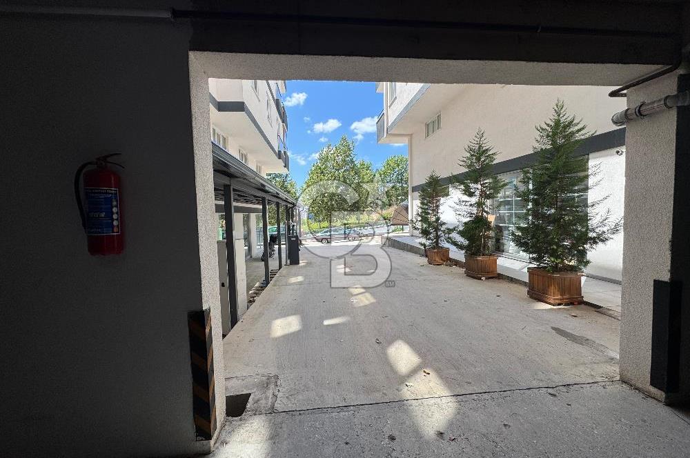 SANCAKTEPE ATATÜRK CD ÜZERİ SİTEDE 2+1 SATILIK DAİRE