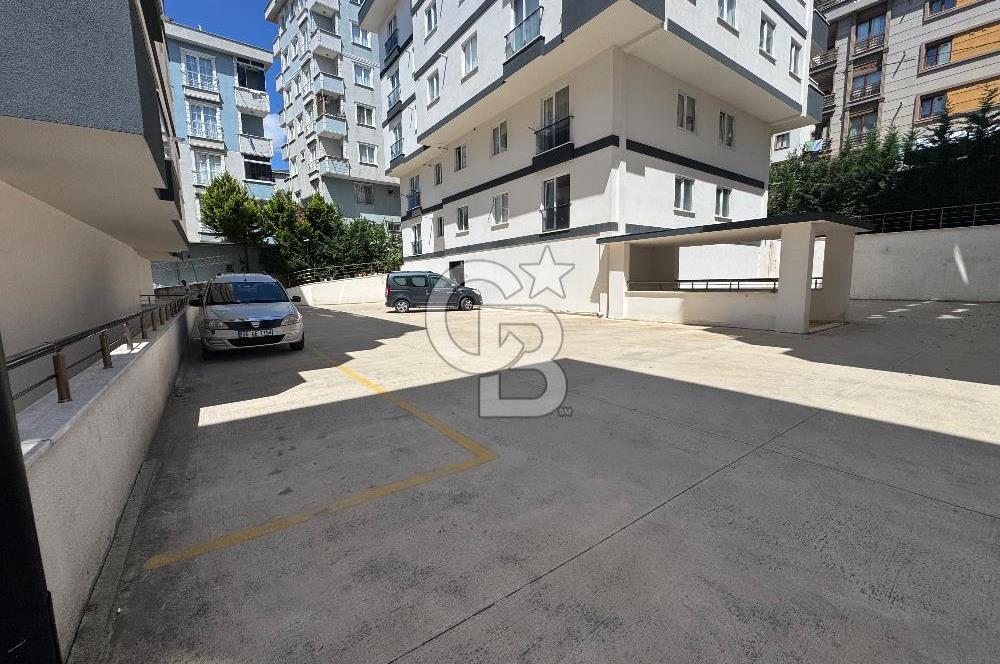 SANCAKTEPE ATATÜRK CD ÜZERİ SİTEDE 2+1 SATILIK DAİRE