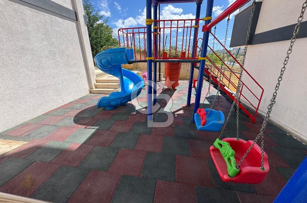 SANCAKTEPE ATATÜRK CD ÜZERİ SİTEDE 2+1 SATILIK DAİRE