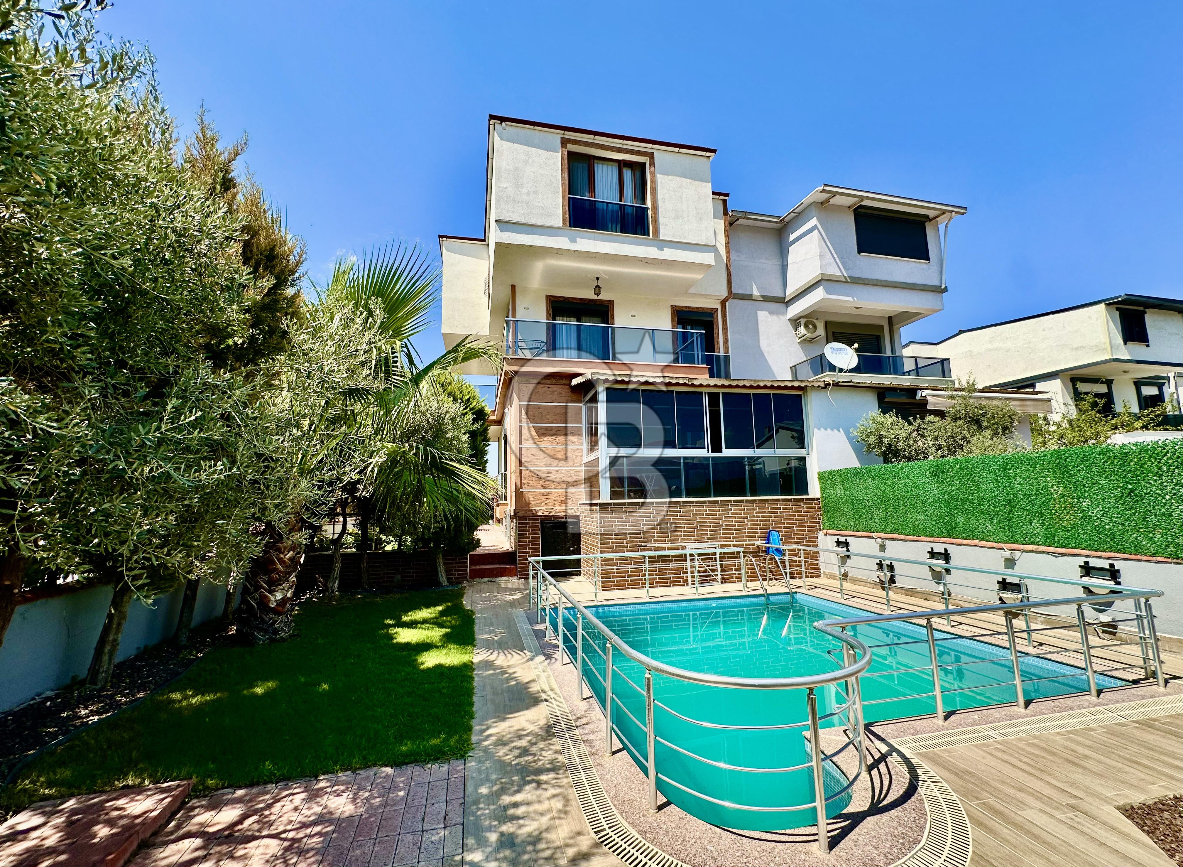 KEMALPAŞA YUKARIKIZILCA PINARKENT SİTESİ SATILIK VİLLA
