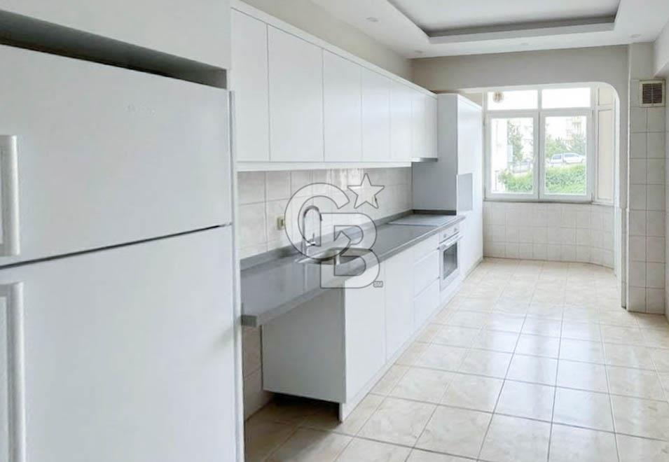 ATAŞEHİR FİNANSKENTE KOMŞU GÜVENLİ SİTEDE SATILIK 3+1 DAİRE