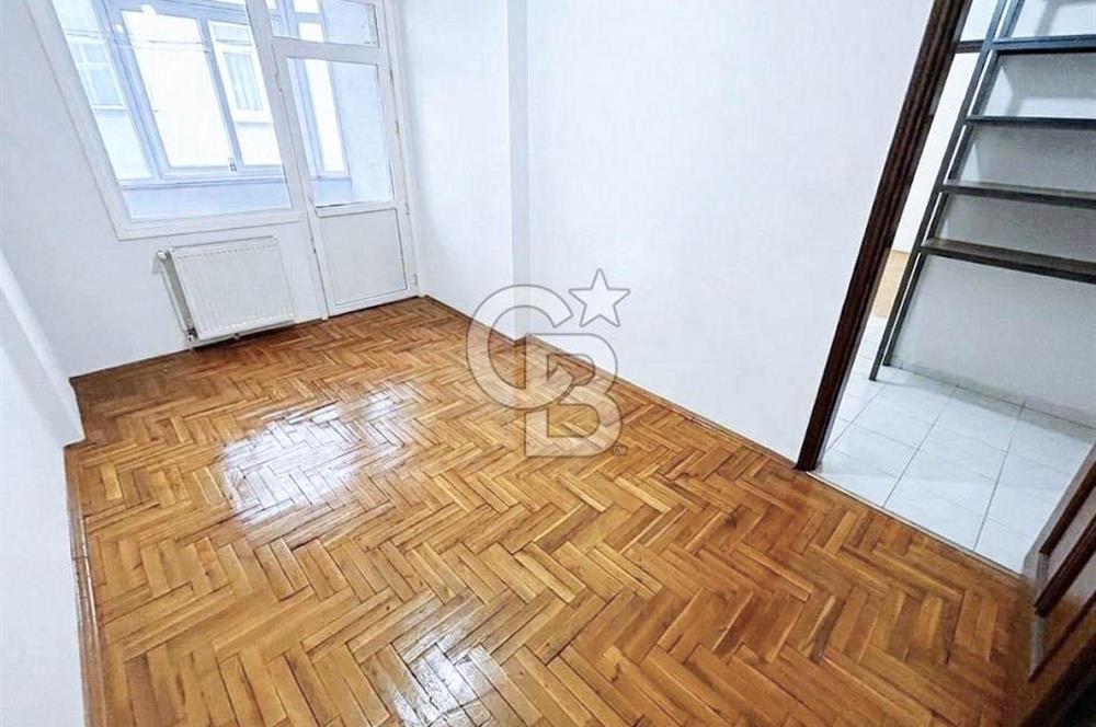 ATAŞEHİR FİNANSKENTE KOMŞU GÜVENLİ SİTEDE SATILIK 3+1 DAİRE