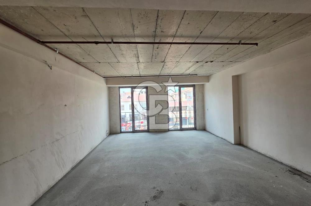 ATATÜRK Mahl. Alemdağ cadd.merkezi lokasyon kiralık ofis