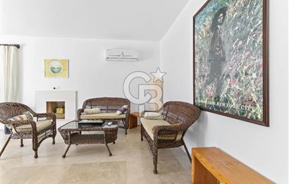 KAŞ  YARIMADA DA EŞYALI 4+1 DENIZE SIFIR VİLLAYA ÖZEL PLAJLI BENZERSIZ KIRALIK VILLA