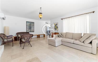 KAŞ  YARIMADA DA EŞYALI 4+1 DENIZE SIFIR VİLLAYA ÖZEL PLAJLI BENZERSIZ KIRALIK VILLA