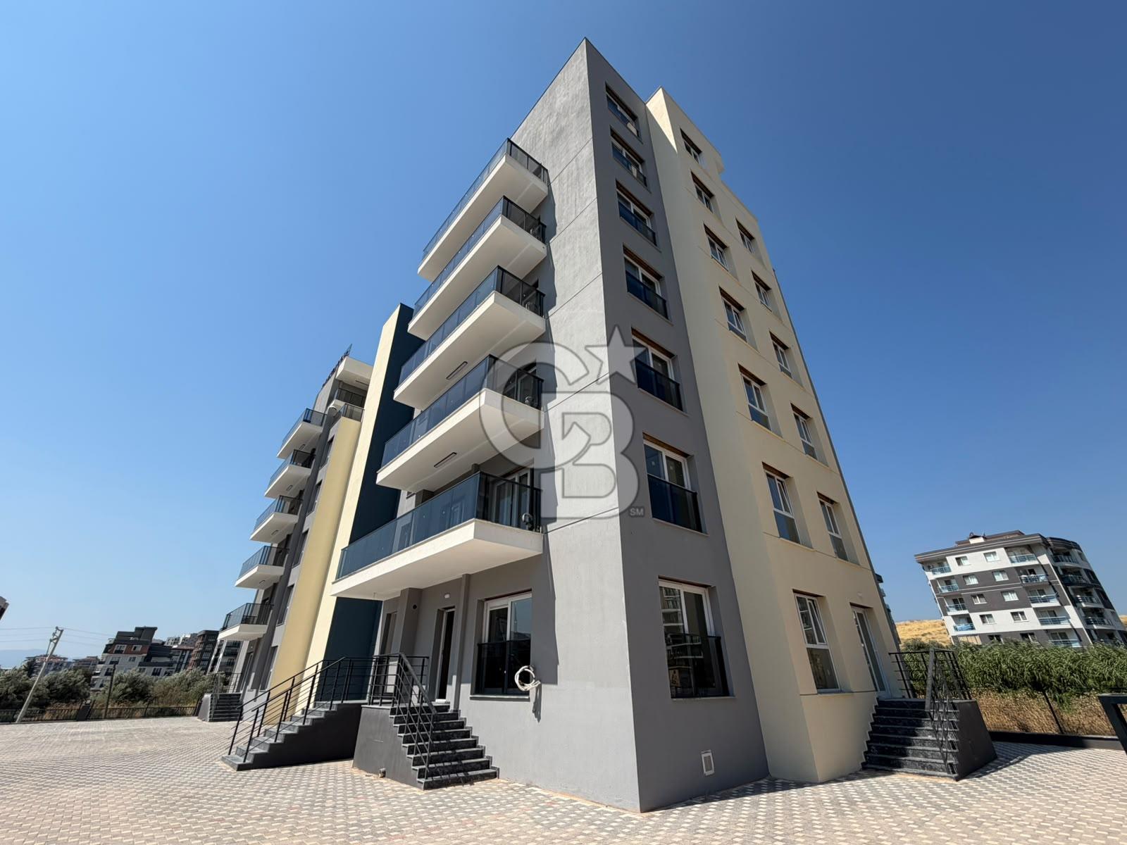  HARMANDALI İNÖNÜ MAHALLESİ’NDE HAVUZLU SİTEDE SIFIR DAİRE | EBEVEYN BANYOLU