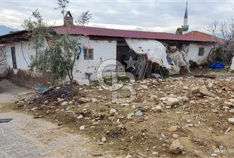 MANİSA ALAŞEHİR'DE KÖY İÇİ İMARLI, 638 m² BÜYÜK AVLULU EV VE ARSASI - 2 - 367580