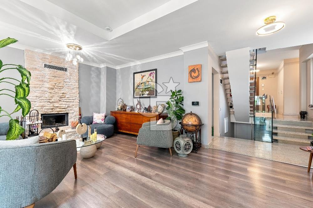 ZEKERİYAKÖYDE DENİZ MANZARALI ÖZEL MİMARİ 7+2 SATILIK  LÜKS VİLLA