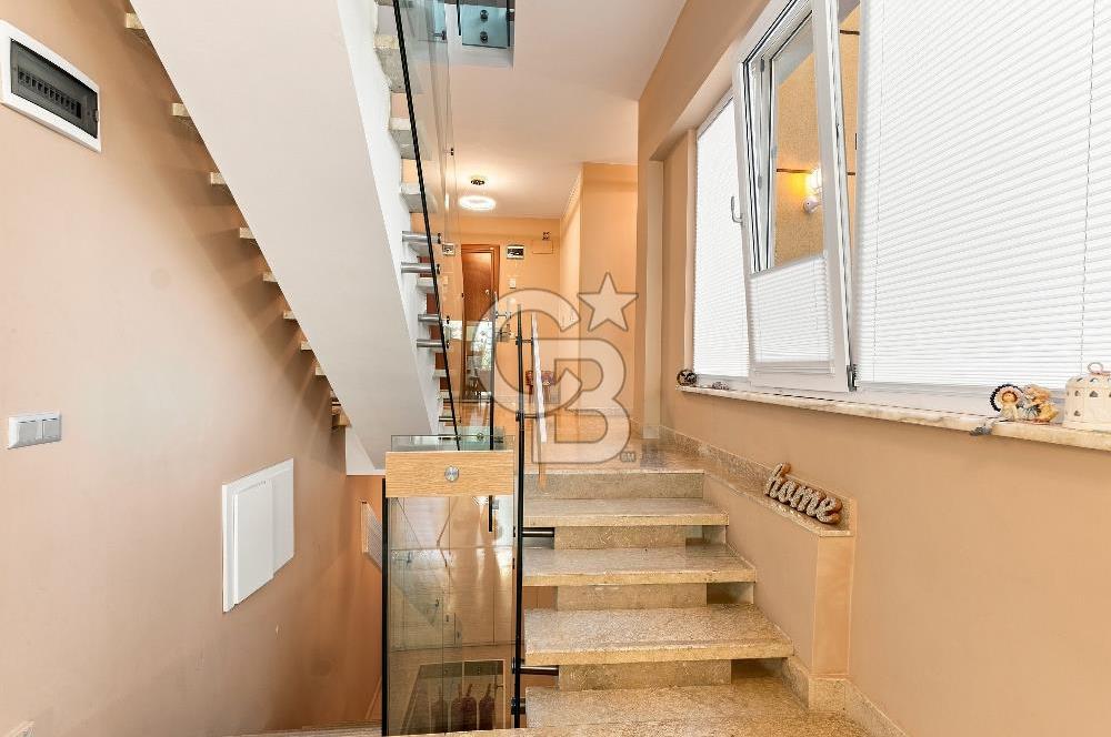 ZEKERİYAKÖYDE DENİZ MANZARALI ÖZEL MİMARİ 7+2 SATILIK  LÜKS VİLLA