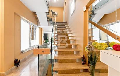 ZEKERİYAKÖYDE DENİZ MANZARALI ÖZEL MİMARİ 7+2 SATILIK  LÜKS VİLLA