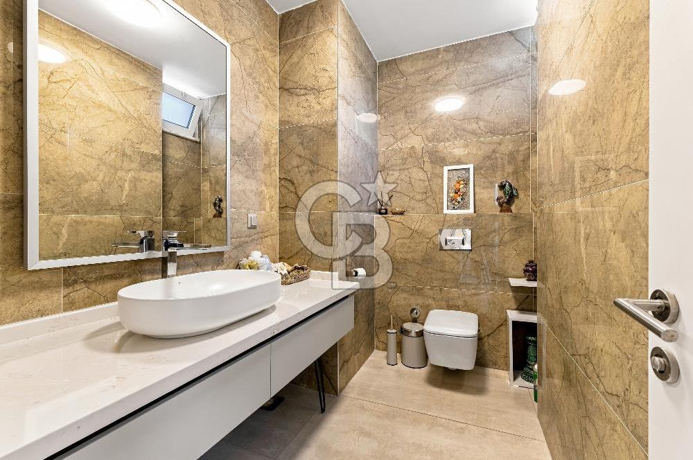 ZEKERİYAKÖYDE DENİZ MANZARALI ÖZEL MİMARİ 7+2 SATILIK  LÜKS VİLLA